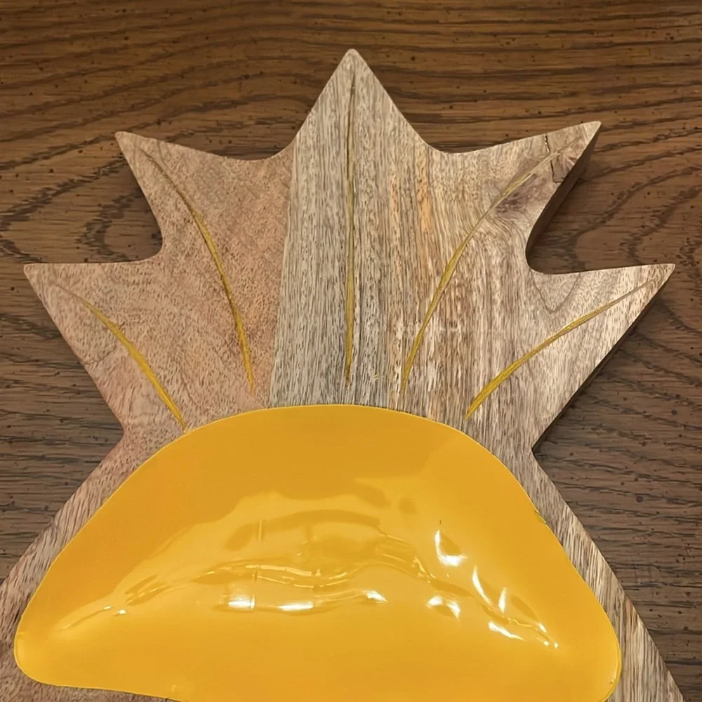 Wooden‎ Pineapple shaped serving tray